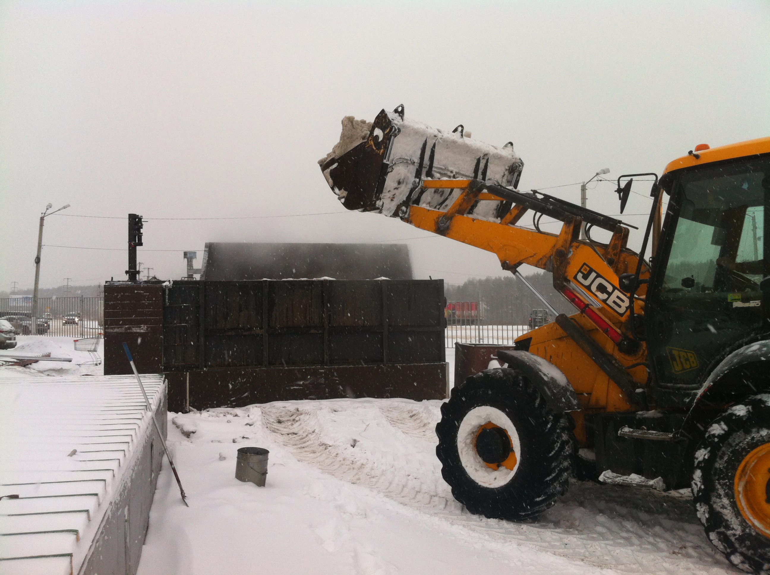 Установка плавления снега WATEQ M 50 в работе.